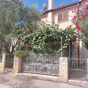 Asterix Apartman Póla