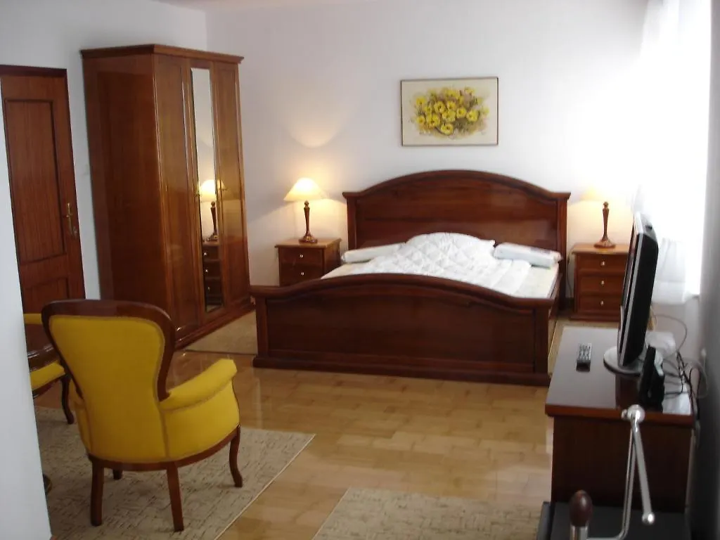 Vila Punta Šibuljina 4*,